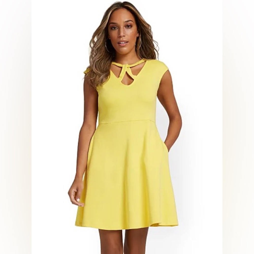 NWT New York & Co Twist Neck City Flair Dress